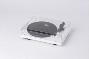 Pro-Ject Debut III RecordMaster Plattenspieler weiss glanz