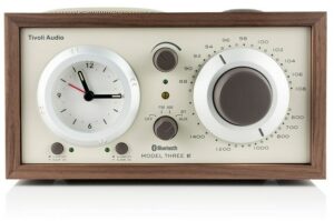 Tivoli Audio Model Three BT USB Uhrenradio walnuss/beige