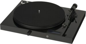 Pro-Ject Juke Box E Plattenspieler mit Ortofon OM 5E Tonabnehmer glänzend schwarz